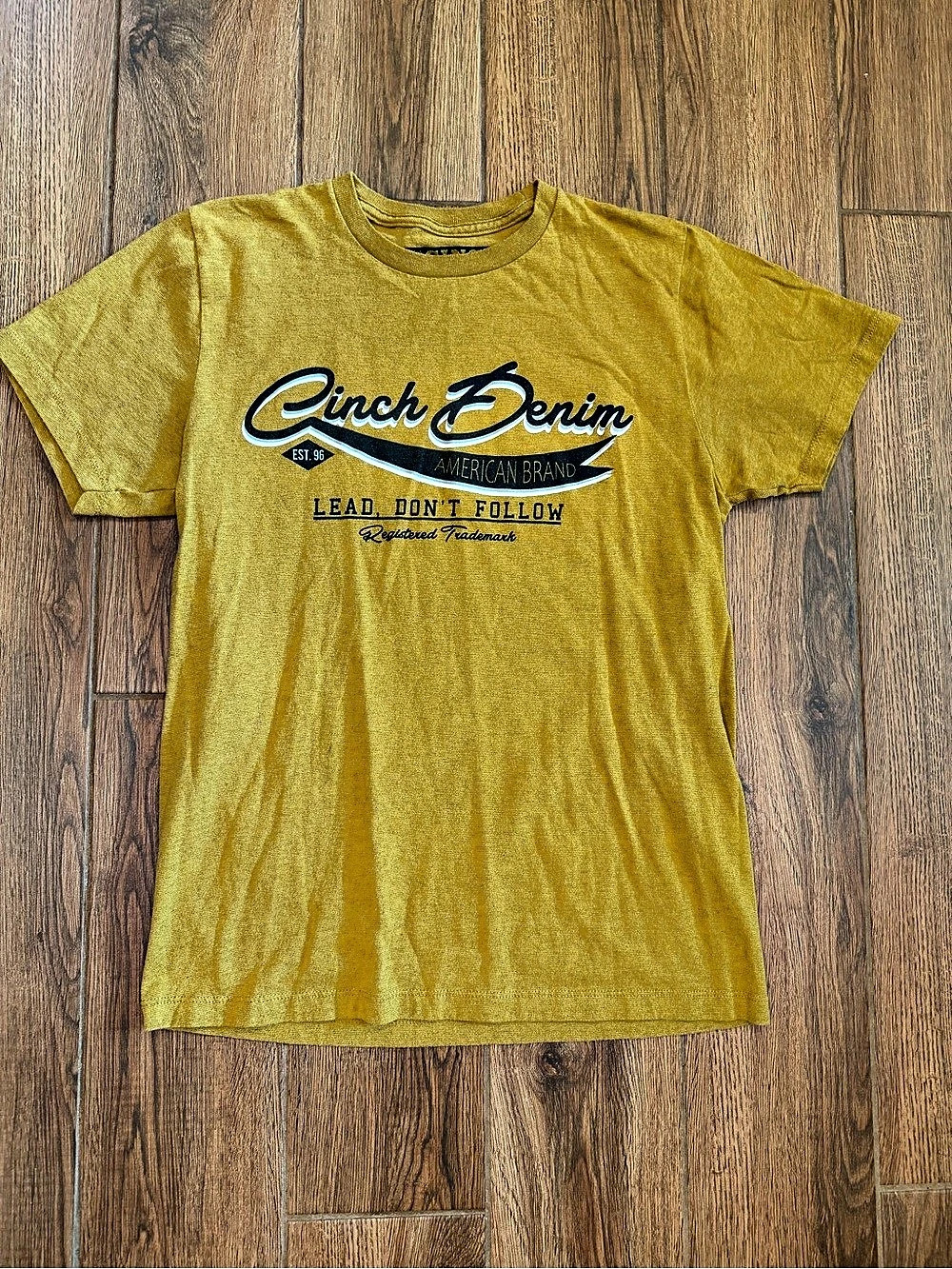 Cinch Graphic Tee Short Sleeve Yellow & Black Medium